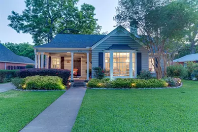 203 N Clay Street, Ennis, TX 75119 - Photo 1