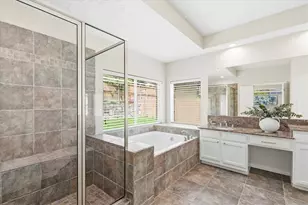 9813 Cliffside Dr, Irving, TX 75063 - Photo 13
