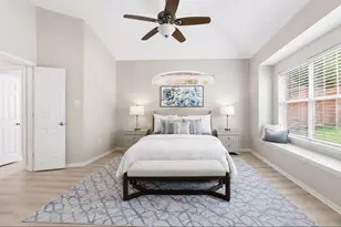 9813 Cliffside Dr, Irving, TX 75063 - Photo 11