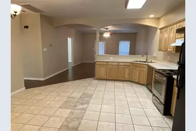 300 E Main Street, Lancaster, TX 75146 - Photo 9