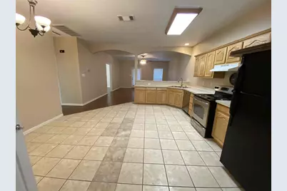 300 E Main Street, Lancaster, TX 75146 - Photo 11