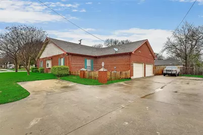 300 E Main Street, Lancaster, TX 75146 - Photo 3
