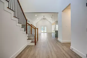 430 W Munson St, Denison, TX 75020 - Photo 5