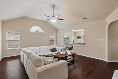 300 Delgany Trail, Fort Worth, TX 76052 - Photo 9