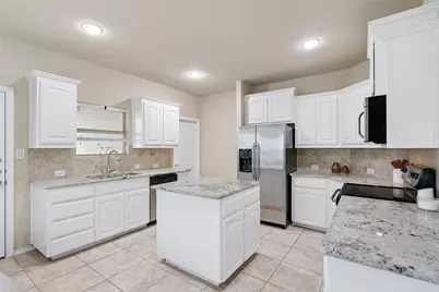 300 Delgany Trail, Fort Worth, TX 76052 - Photo 11