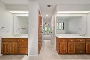 2801 Oak Trail Ct, Dalworthington Gardens, TX 76016 - Photo 21