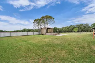 4553 Lake Felton Pkwy, Hallsburg, TX 76705 - Photo 17