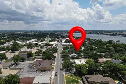 305 W Pearl Street, Granbury, TX 76048 - Photo 15