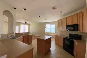 513 Jefferson Ln, Lake Dallas, TX 75065 - Photo 3