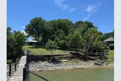 302 Collum Drive, Lake Bridgeport, TX 76426 - Photo 5