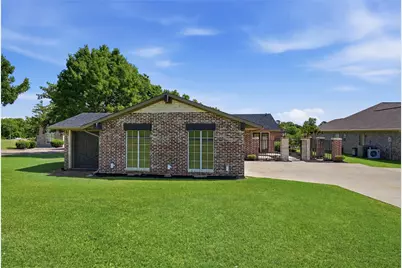 533 Kiowa Drive W, Gainesville, TX 76240 - Photo 3