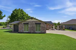 533 Kiowa Dr W, Lake Kiowa, TX 76240 - Photo 3