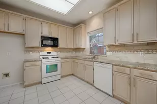 10400 Napa Valley Dr, Frisco, TX 75035 - Photo 19