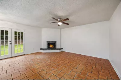 5625 Marlene, Haltom City, TX 76148 - Photo 5