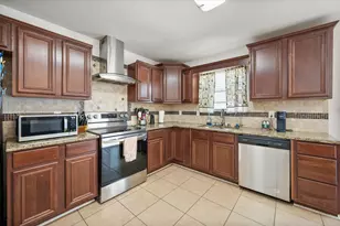 2848 Grandview Dr, Grand Prairie, TX 75052 - Photo 7