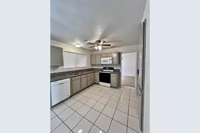 6104 Bay Hill, Arlington, TX 76018 - Photo 7