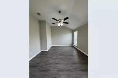924 Marist Drive, Fort Worth, TX 76120 - Photo 11