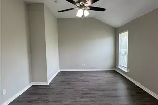 924 Marist Dr, Fort Worth, TX 76120 - Photo 11