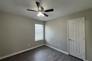 924 Marist Dr, Fort Worth, TX 76120 - Photo 19