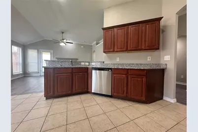 924 Marist Drive, Fort Worth, TX 76120 - Photo 5