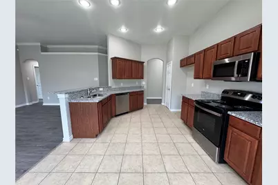 924 Marist Drive, Fort Worth, TX 76120 - Photo 7