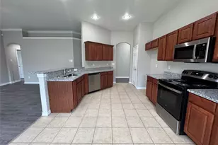 924 Marist Dr, Fort Worth, TX 76120 - Photo 7