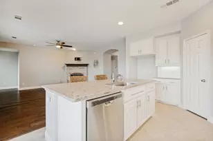 1217 Roadrunner Dr, Little Elm, TX 75068 - Photo 11