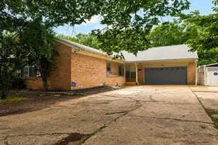 627 Kingston Dr, Irving, TX 75061 - Photo 1