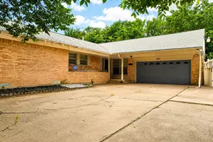 627 Kingston Dr, Irving, TX 75061 - Photo 3