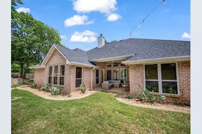 148 Saddle Brook Drive, Hudson Oaks, TX 76087 - Photo 11