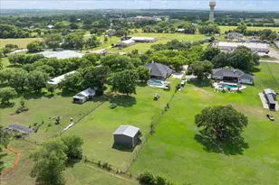 7773 Berry Rd, Burleson, TX 76028 - Photo 9