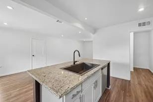 917 NW 8th St, Grand Prairie, TX 75050 - Photo 13