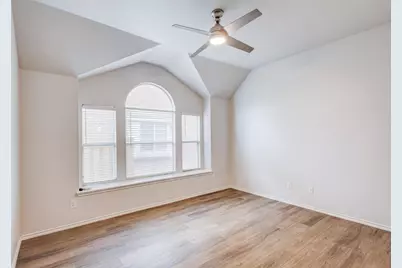 512 Wentworth Drive, McKinney, TX 75072 - Photo 3