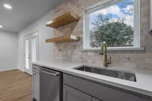 5832 Tracyne Dr, Westworth Village, TX 76114 - Photo 5