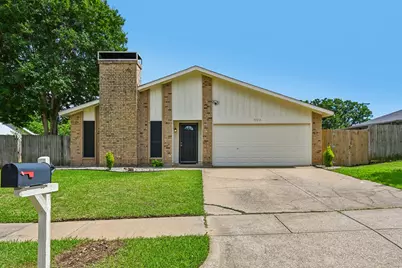 3704 Fort Hunt Drive, Arlington, TX 76016 - Photo 1