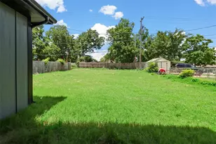 405 W Hull St, Denison, TX 75020 - Photo 15