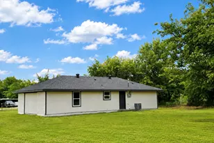 105 Paige St, Weatherford, TX 76088 - Photo 3