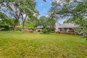 233 Lakeland Dr, Highland Village, TX 75077 - Photo 9