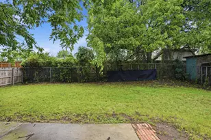 6735 Woodhill Rd, Dallas, TX 75217 - Photo 23