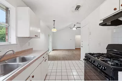 1511 E Tucker Boulevard, Arlington, TX 76010 - Photo 11