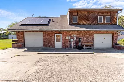 524 S Preston Street, Wolfe City, TX 75496 - Photo 3