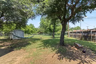 2009 Red Oak Dr, Irving, TX 75060 - Photo 23
