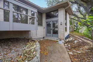 2001 Deepdale Dr, Westover Hills, TX 76107 - Photo 5
