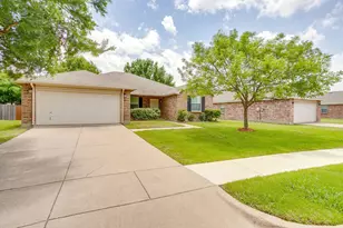 1313 Lauren Dr, Burleson, TX 76028 - Photo 3
