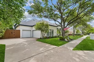 18736 Wainsborough Ln, Dallas, TX 75287 - Photo 3