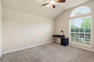 557 Jeffdale Dr, Burleson, TX 76028 - Photo 19