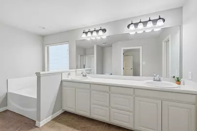 557 Jeffdale Drive, Burleson, TX 76028 - Photo 15