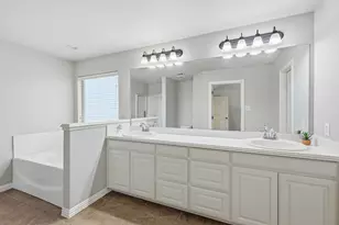 557 Jeffdale Dr, Burleson, TX 76028 - Photo 15