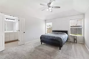 557 Jeffdale Dr, Burleson, TX 76028 - Photo 13