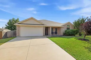 557 Jeffdale Dr, Burleson, TX 76028 - Photo 1